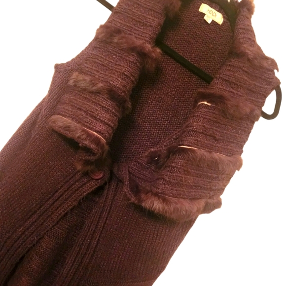 🔖Final Sale! Hendi Brown Asymmetrical Long Duster Sweater Vest with Fur Trim - Picture 4 of 16